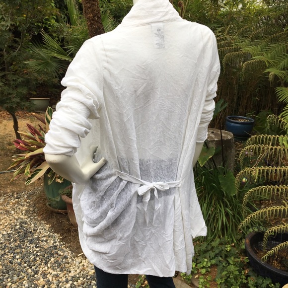 CREA CONCEPTS Semi-Sheer Summery Cape - Picture 4 of 6